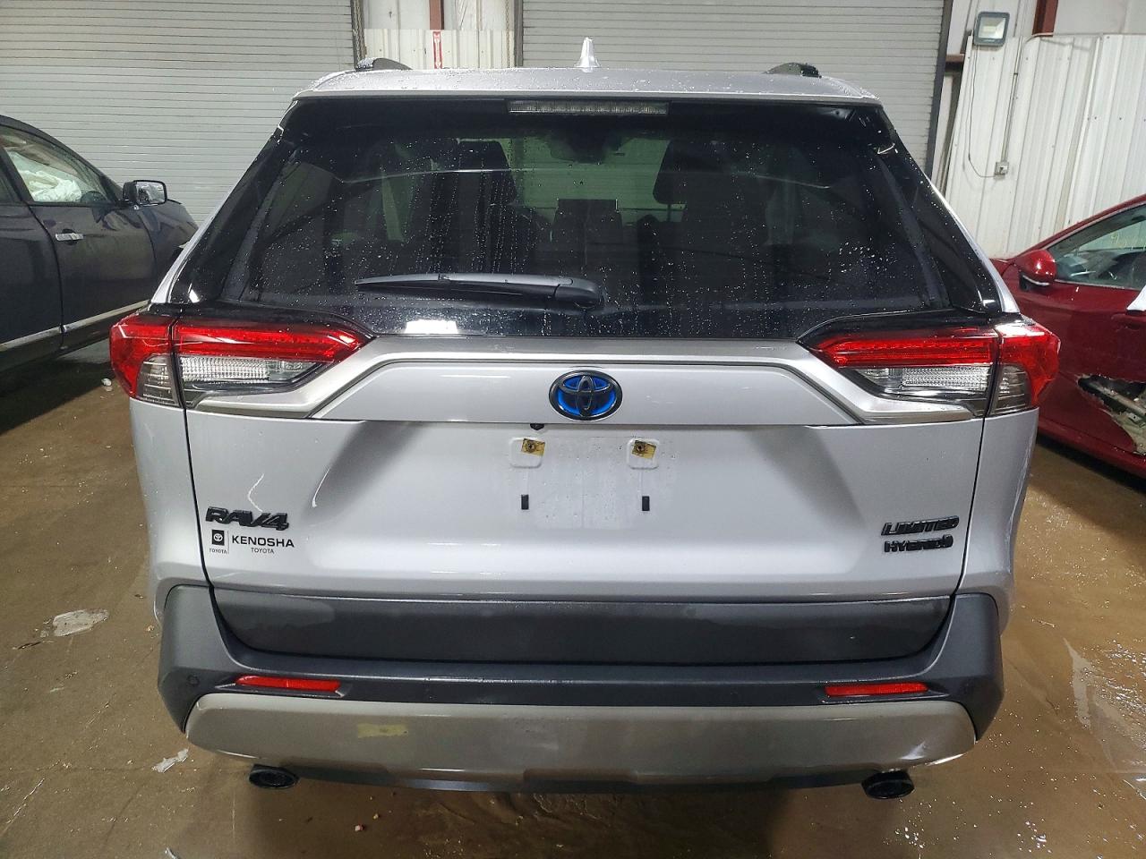 2022 TOYOTA RAV4 LIMITED photo 11