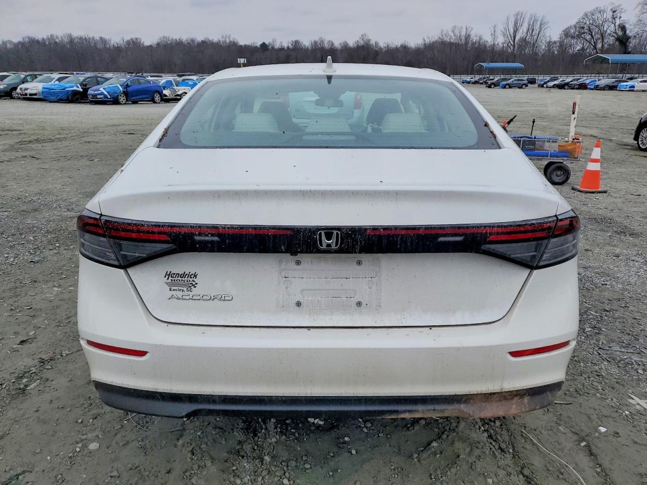 2024 HONDA ACCORD LX photo 16