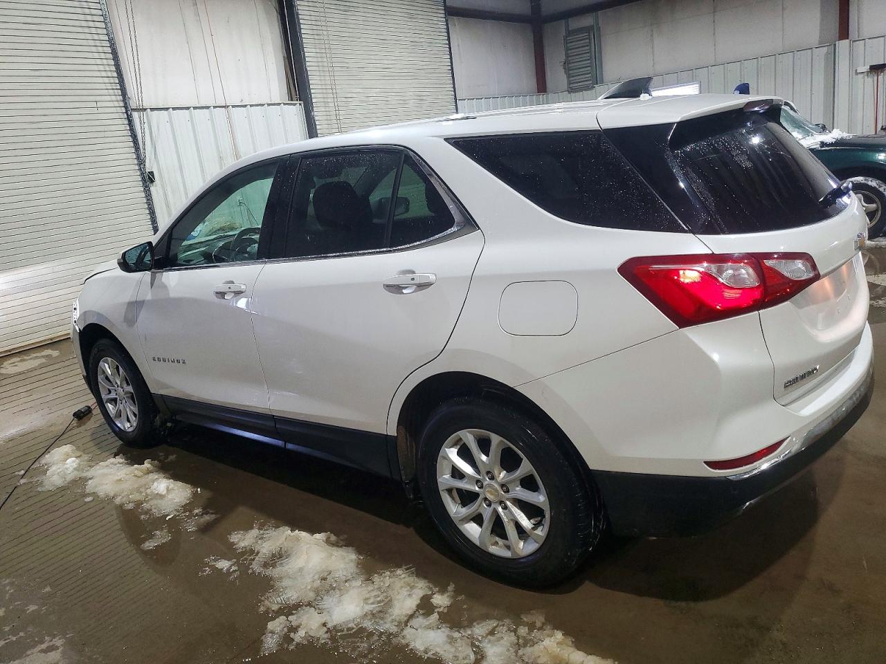 2019 CHEVROLET EQUINOX LT photo 2