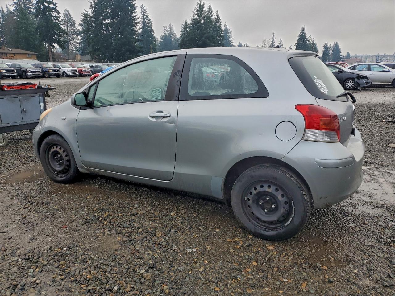 2010 TOYOTA YARIS photo 4