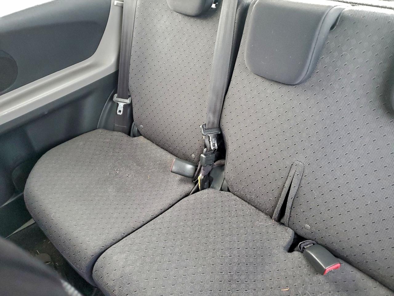 2010 TOYOTA YARIS photo 28