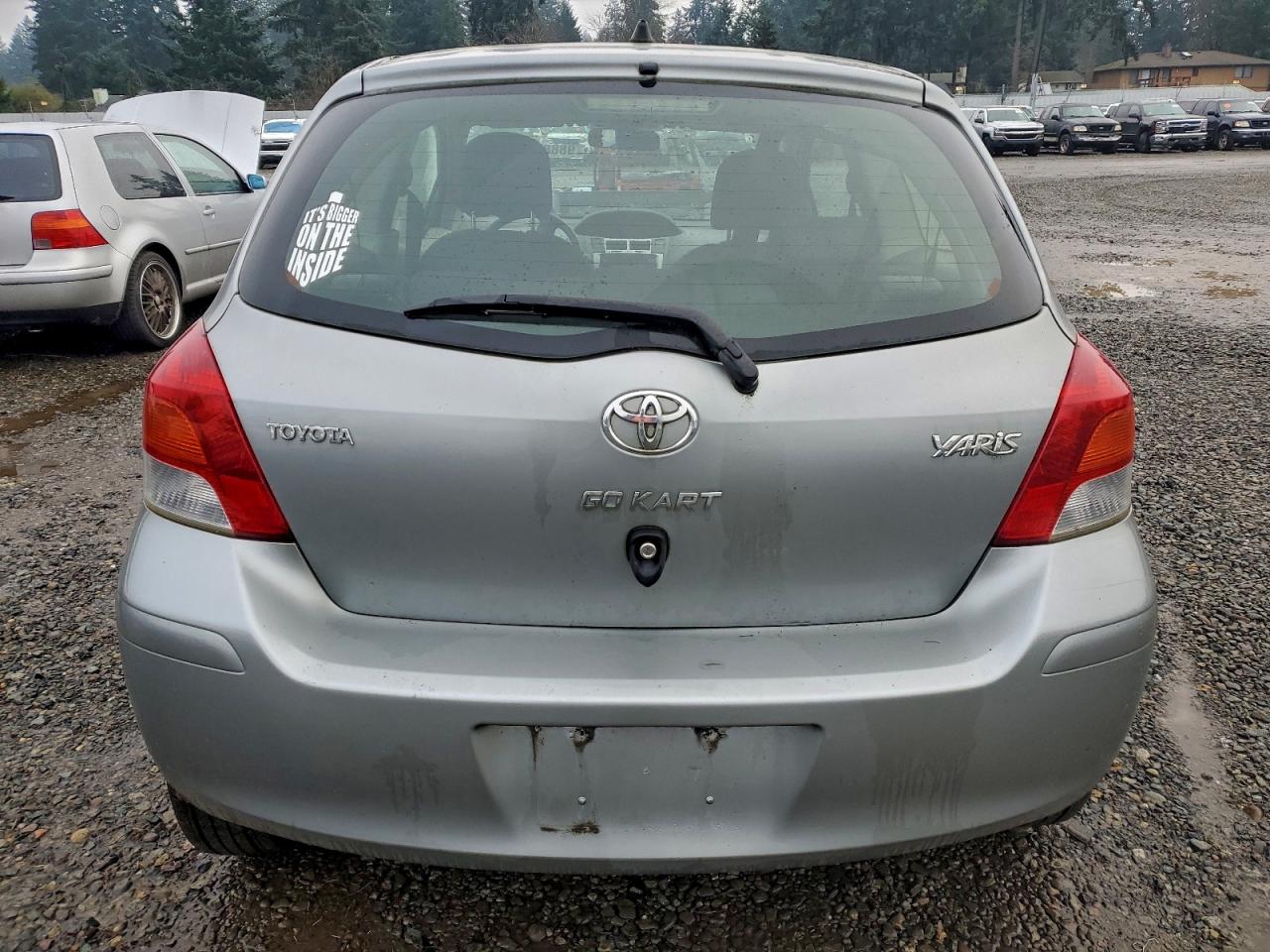 2010 TOYOTA YARIS photo 16
