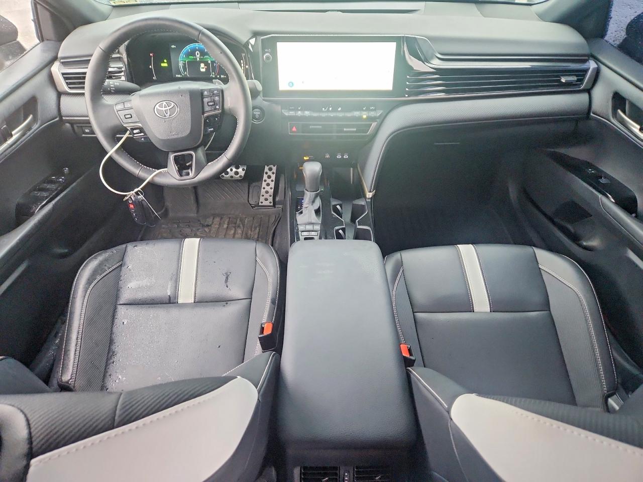 2025 TOYOTA CAMRY XSE photo 8