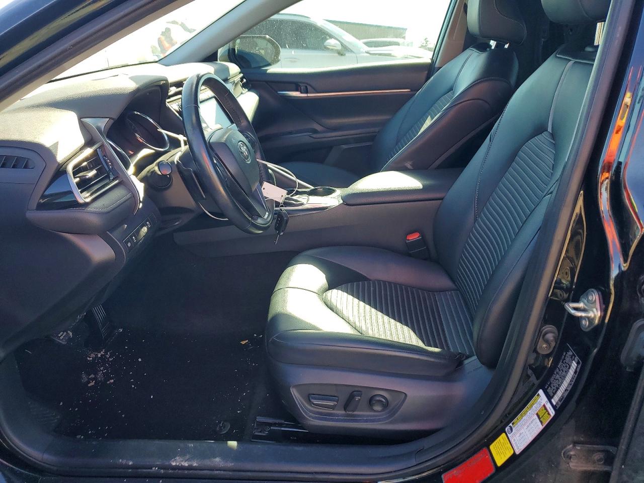2020 TOYOTA CAMRY SE photo 7