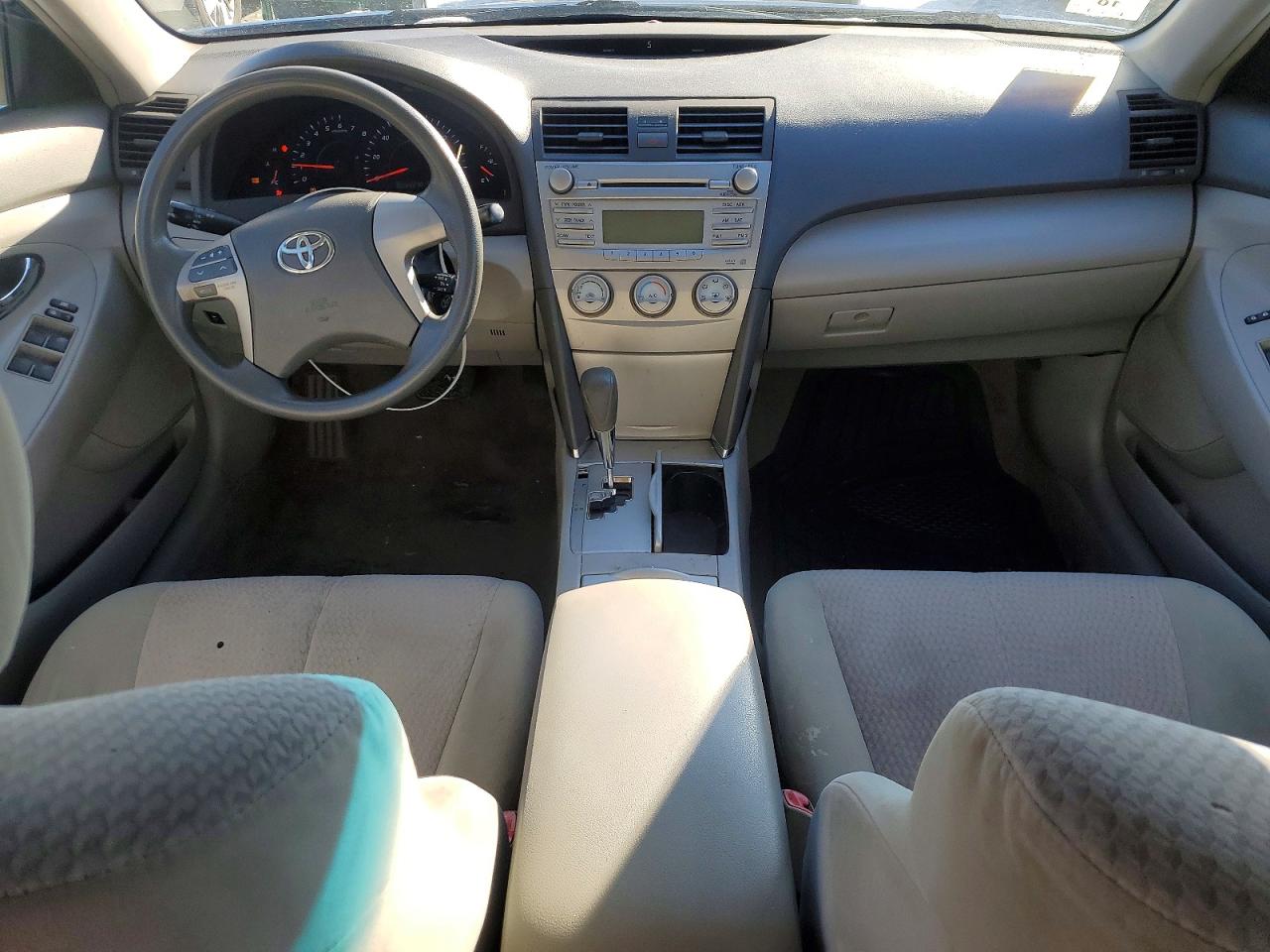 2010 TOYOTA CAMRY BASE photo 8
