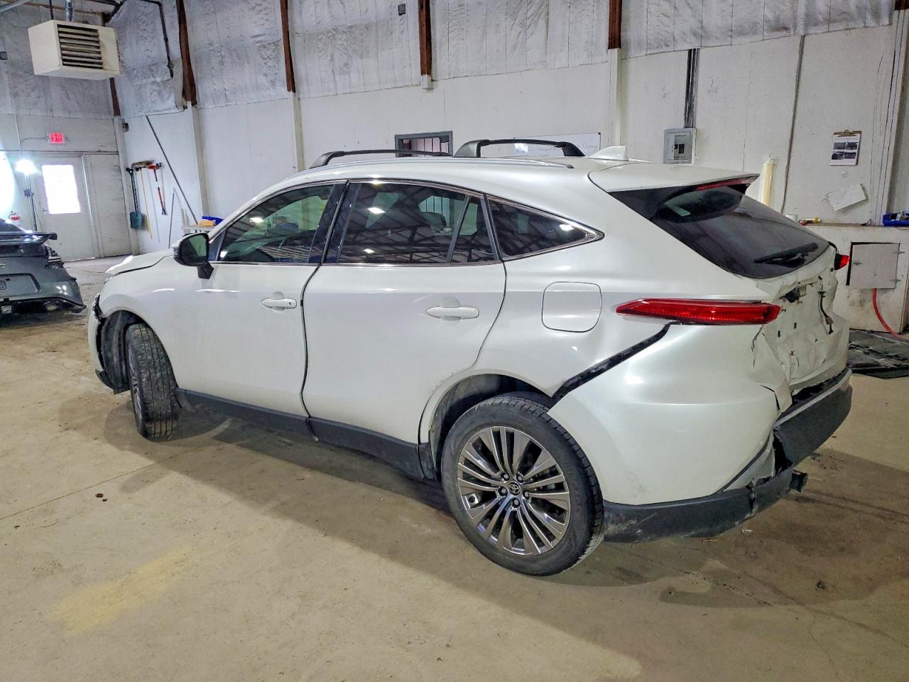 2021 TOYOTA VENZA LE photo 3