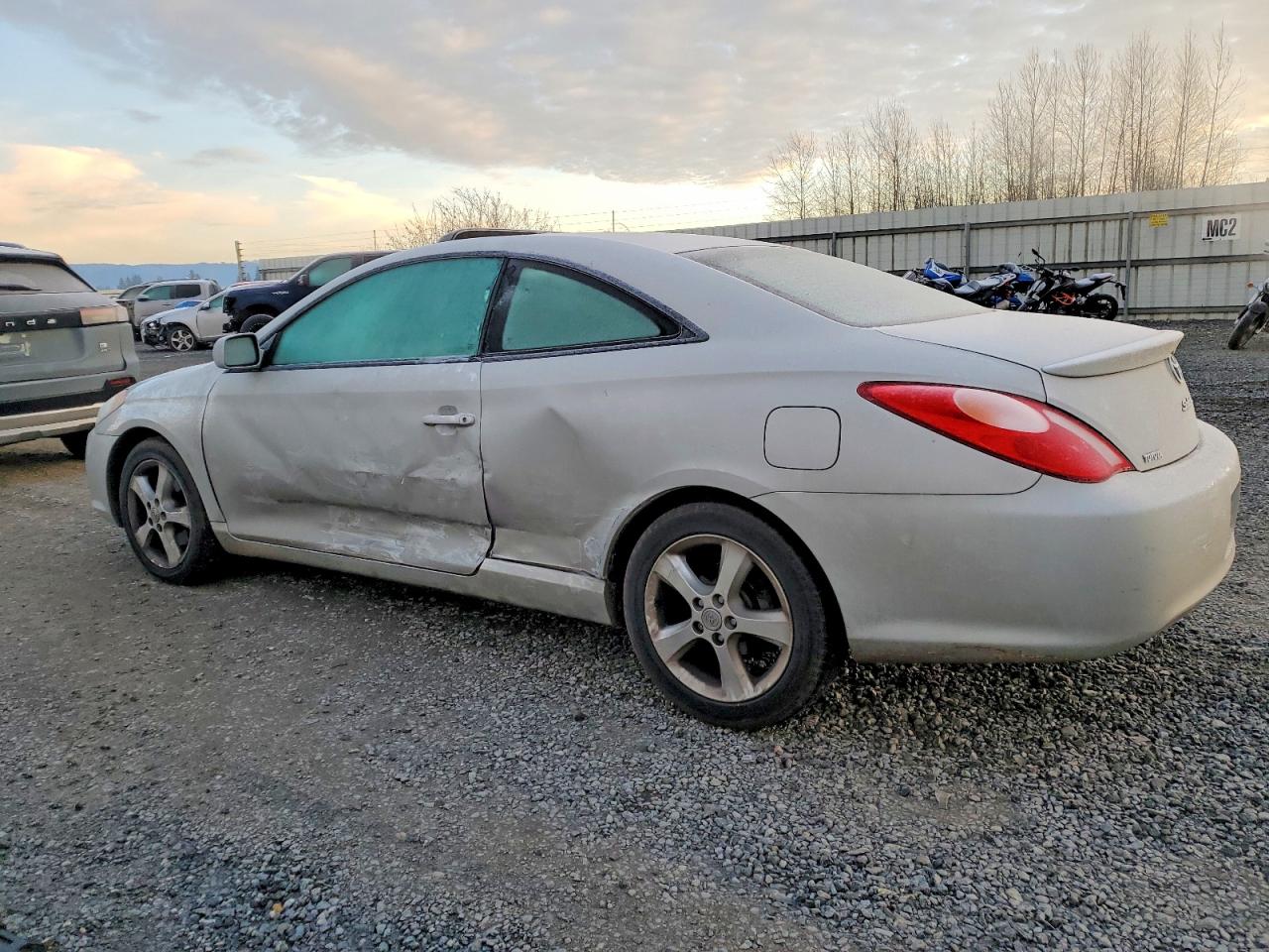 2004 TOYOTA CAMRY SOLARA SE photo 2