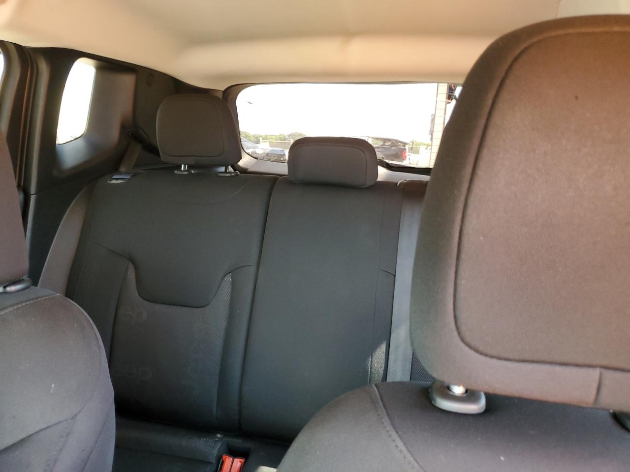 2017 JEEP RENEGADE LATITUDE photo 19
