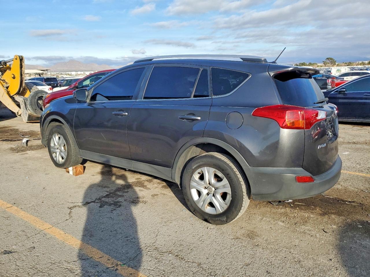 2015 TOYOTA RAV4 LE photo 3