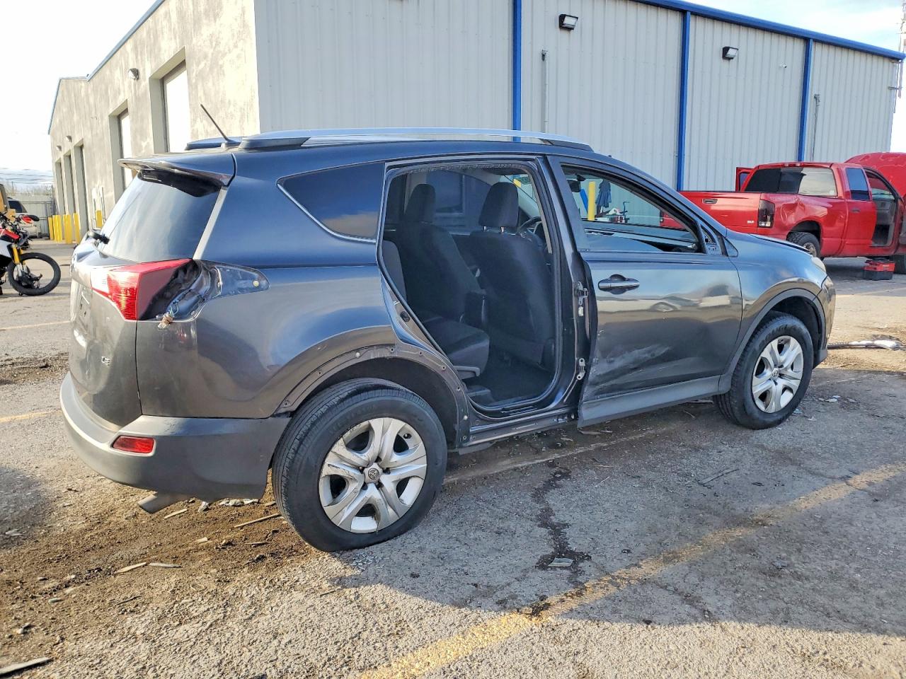 2015 TOYOTA RAV4 LE photo 5