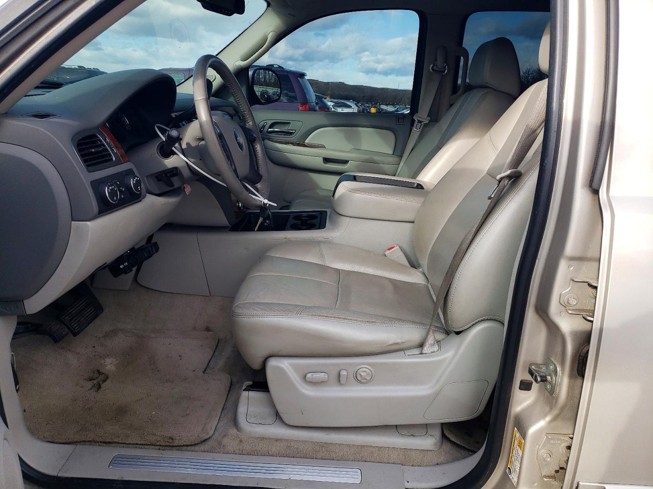 2007 CHEVROLET SUBURBAN K1500 photo 13