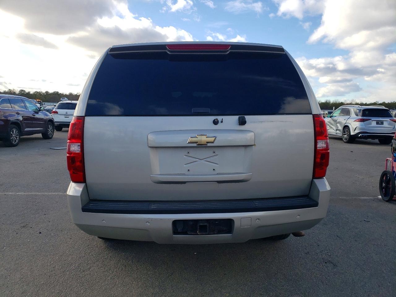 2007 CHEVROLET SUBURBAN K1500 photo 11