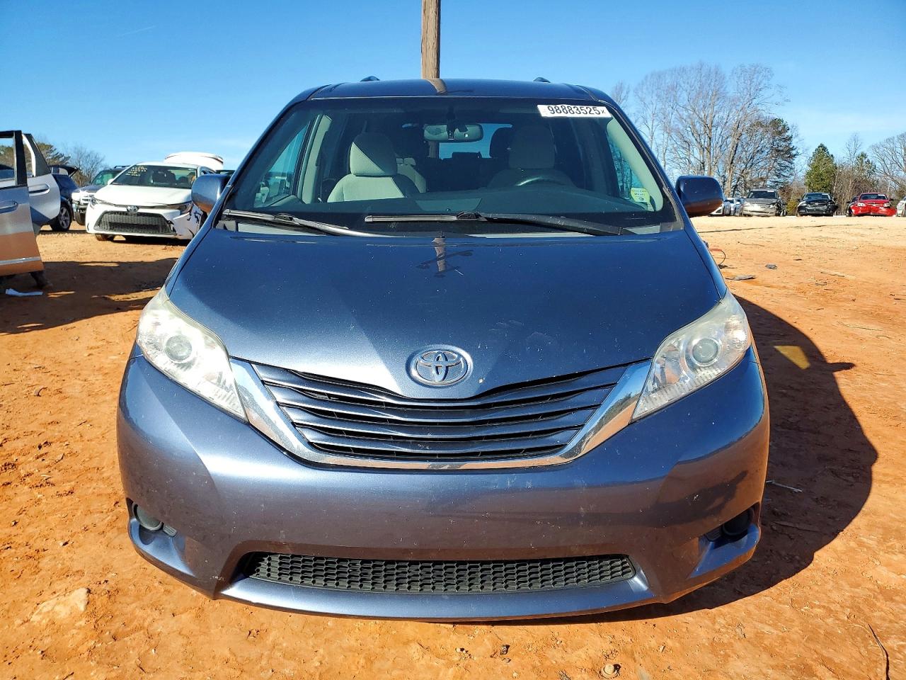 2015 TOYOTA SIENNA LE photo 5