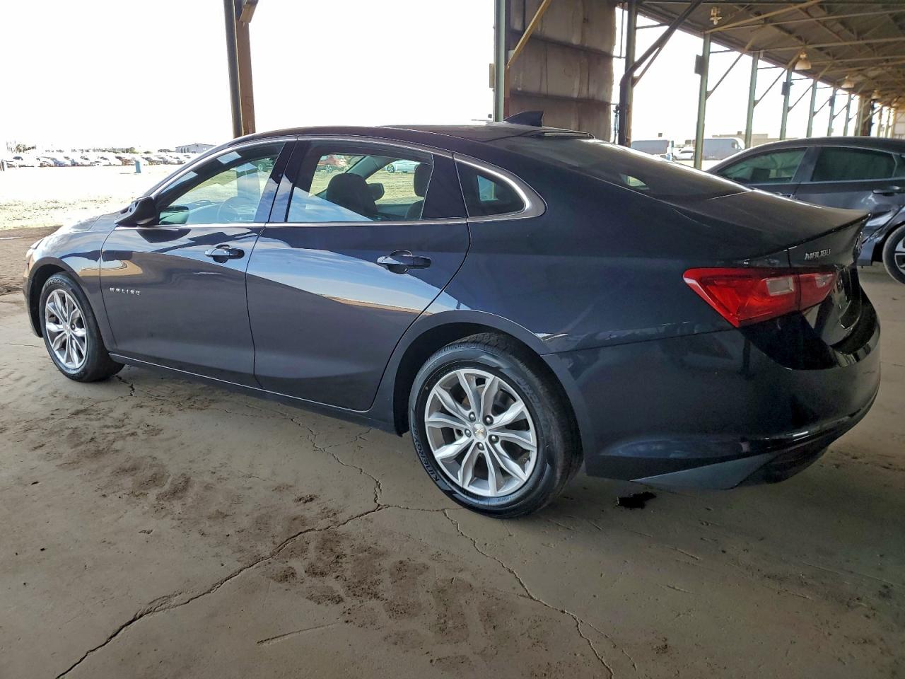 2023 CHEVROLET MALIBU LT photo 2