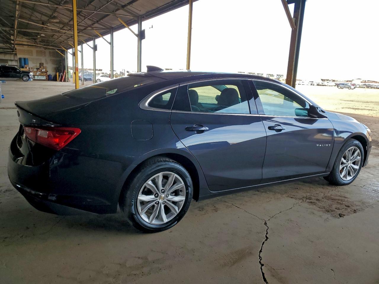 2023 CHEVROLET MALIBU LT photo 3