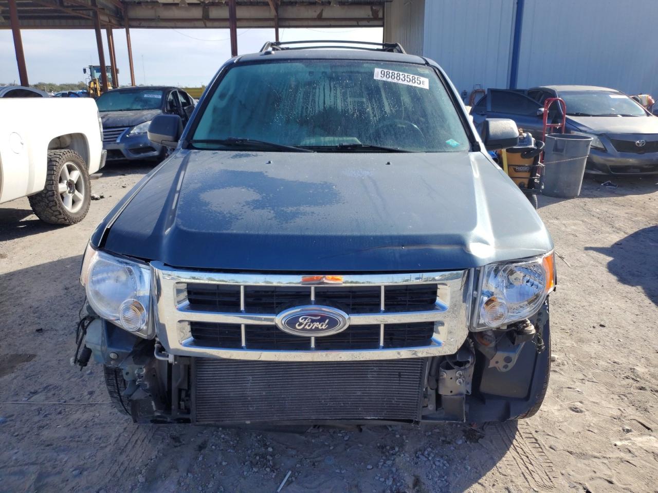2010 FORD ESCAPE XLT photo 17