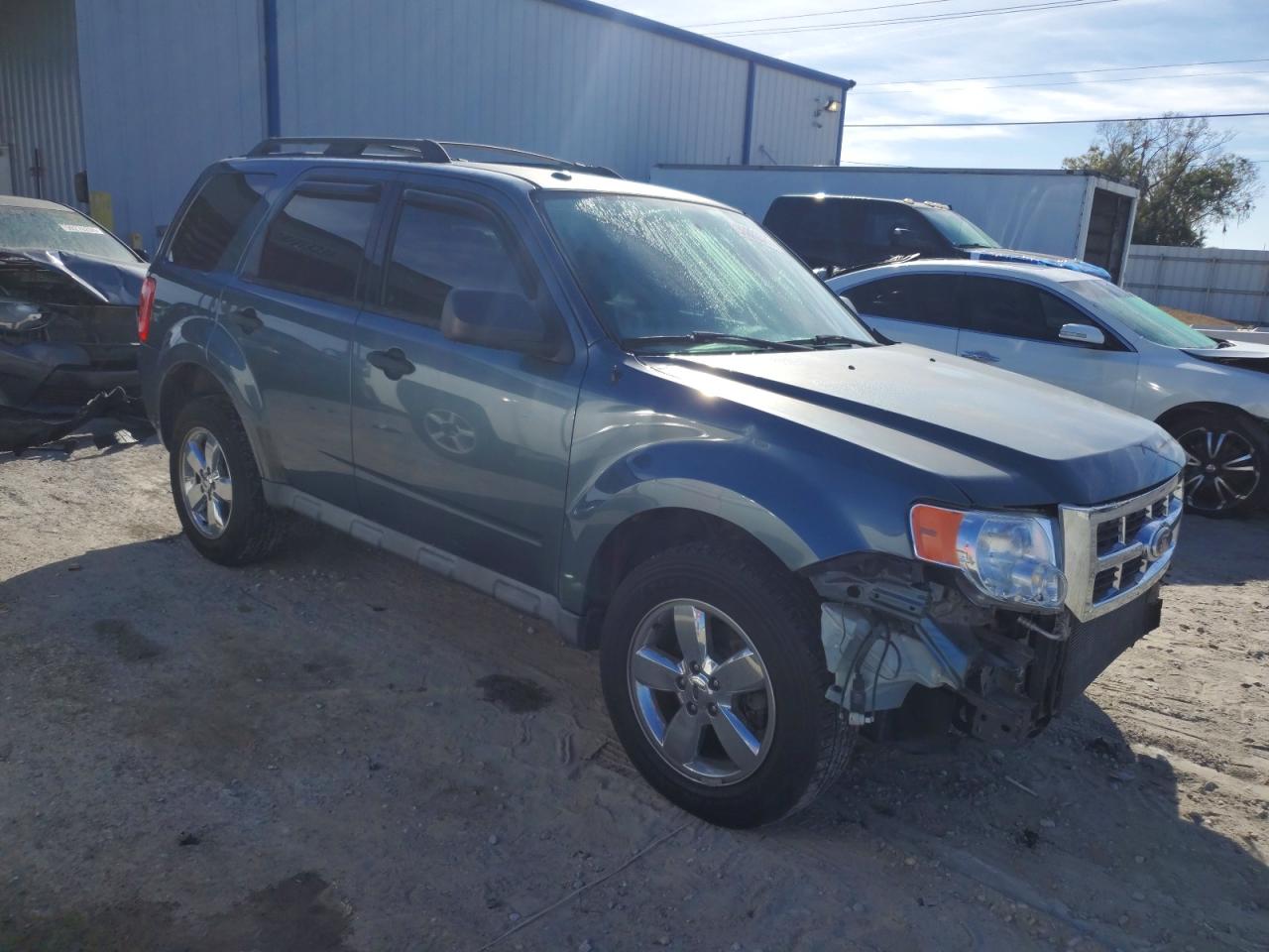 2010 FORD ESCAPE XLT photo 13