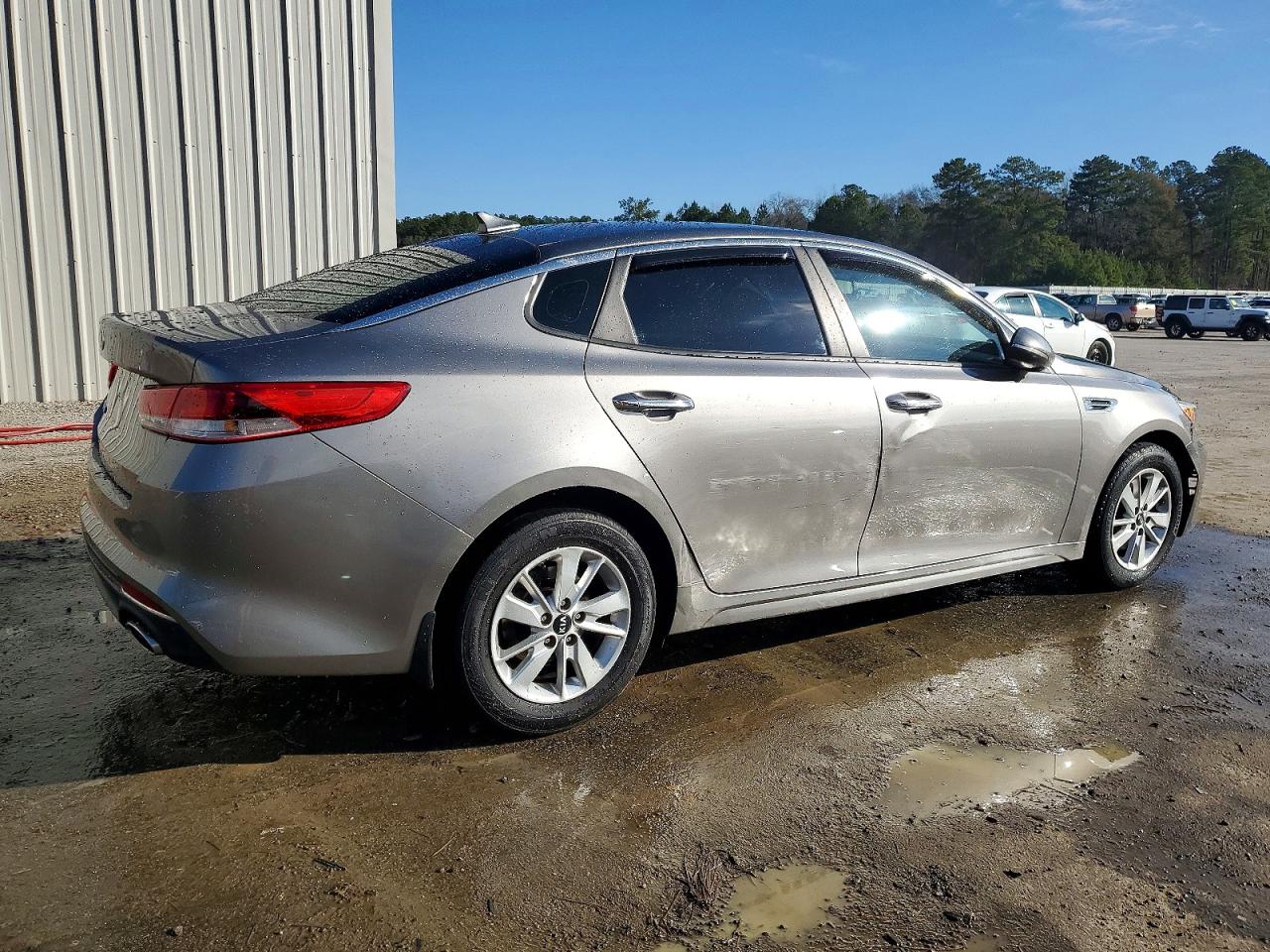 2016 KIA OPTIMA LX photo 3