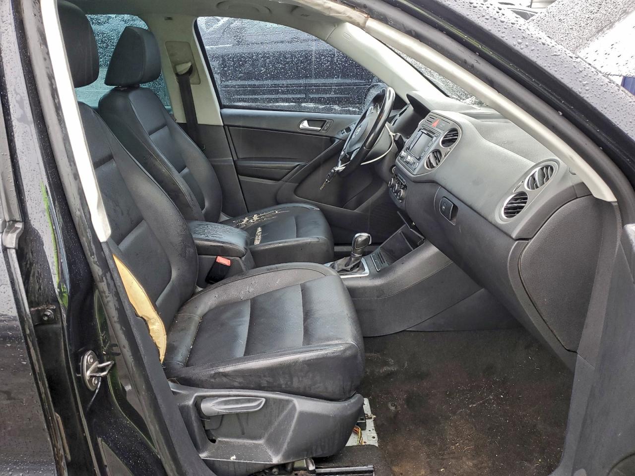 2011 VOLKSWAGEN TIGUAN S photo 7