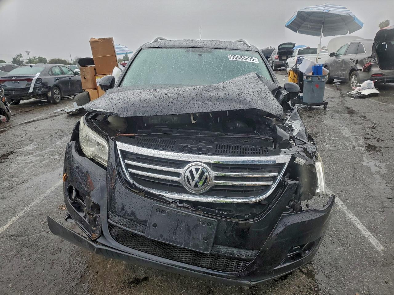 2011 VOLKSWAGEN TIGUAN S photo 5