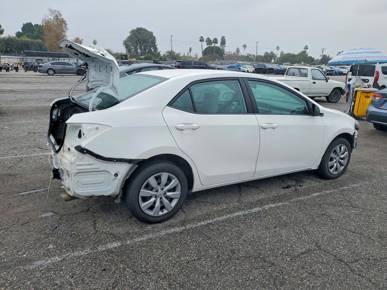 2015 TOYOTA COROLLA L photo 3