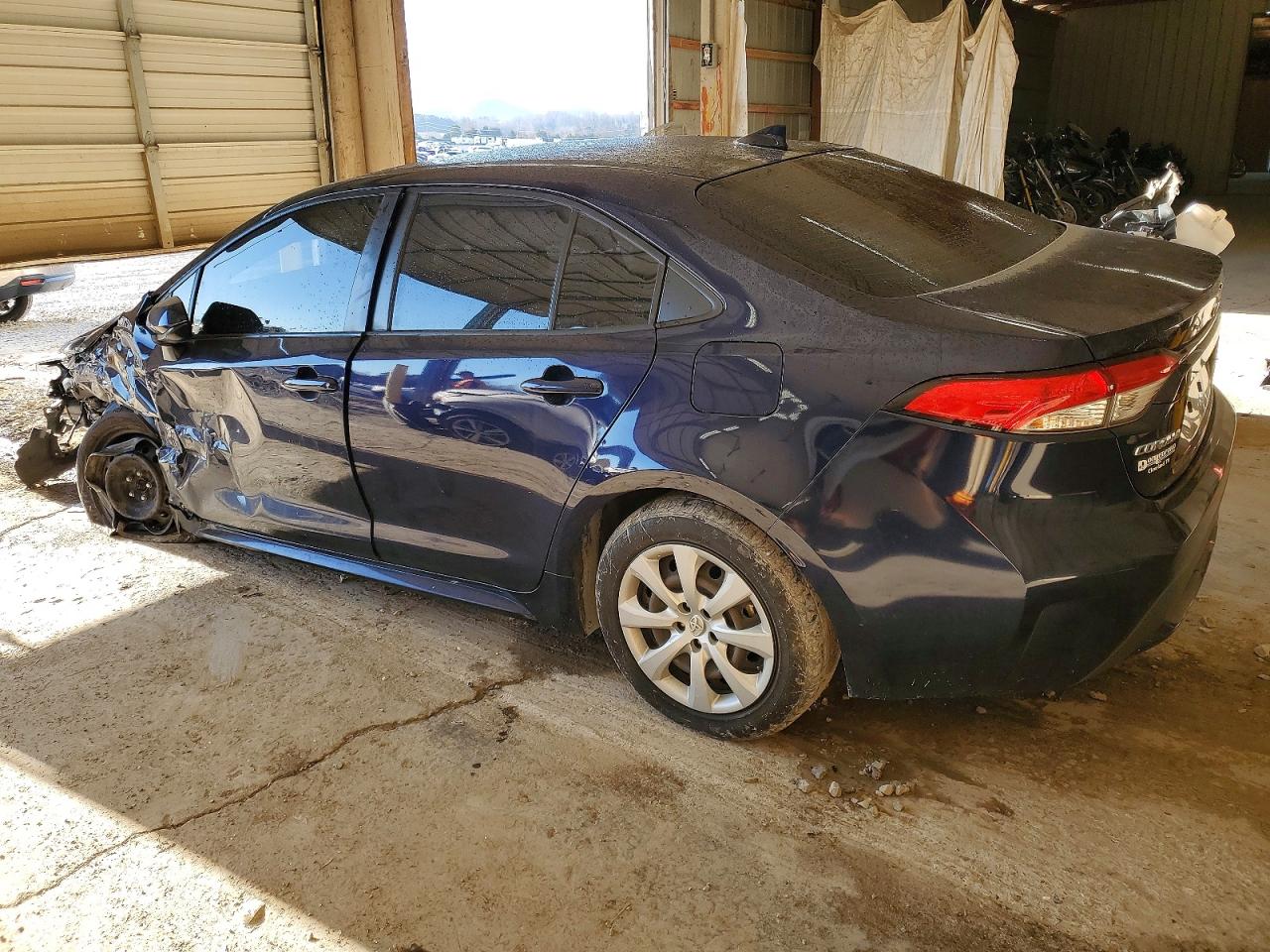 2020 TOYOTA COROLLA LE photo 2