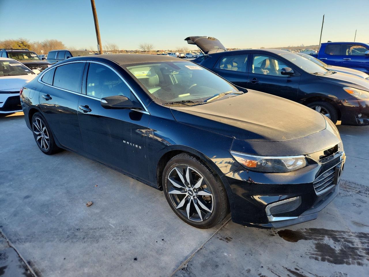 2017 CHEVROLET MALIBU LT photo 4