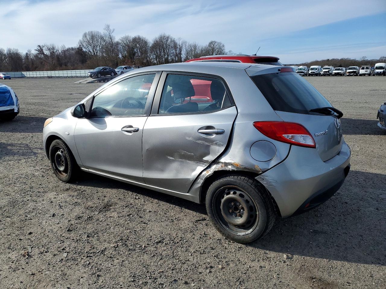 2011 MAZDA MAZDA2 photo 2