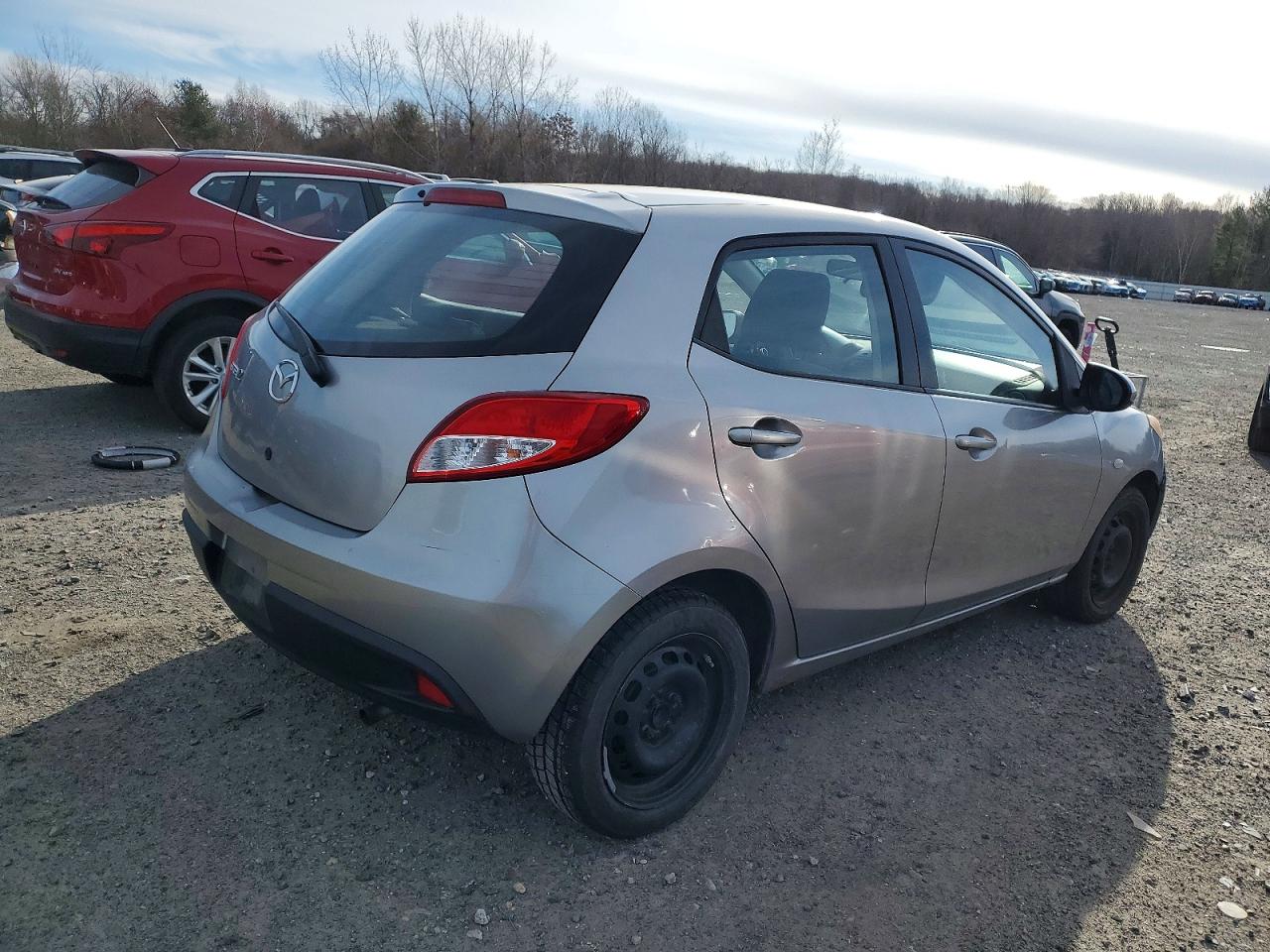2011 MAZDA MAZDA2 photo 3