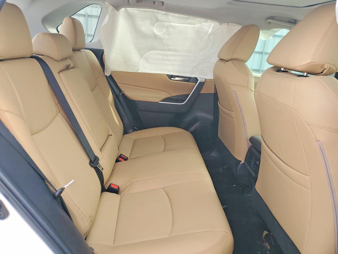 2022 TOYOTA RAV4 XLE photo 11