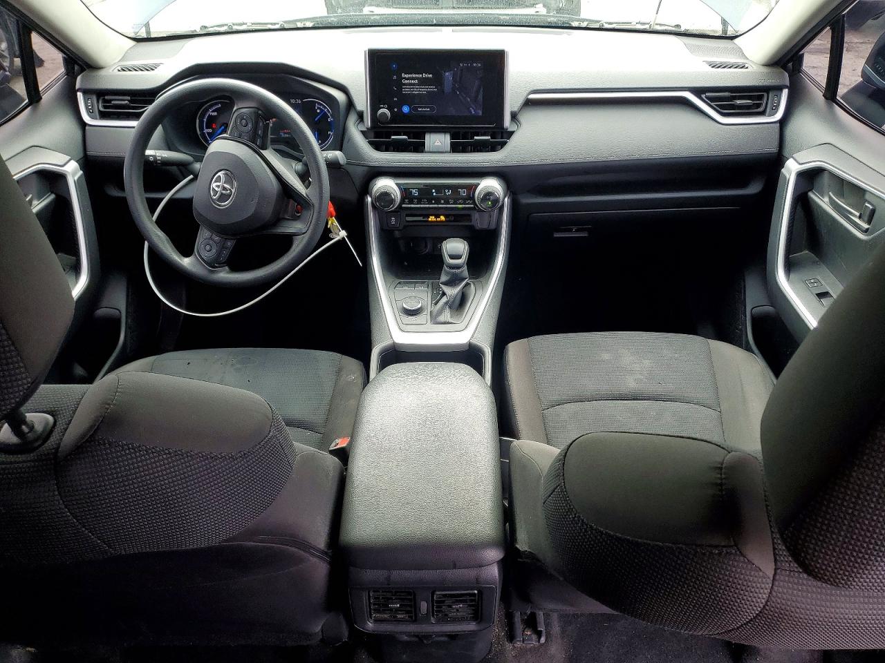 2024 TOYOTA RAV4 LE photo 8