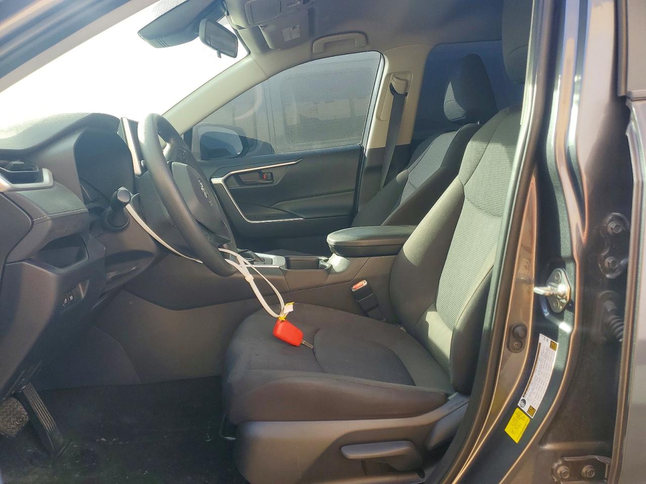 2024 TOYOTA RAV4 LE photo 7