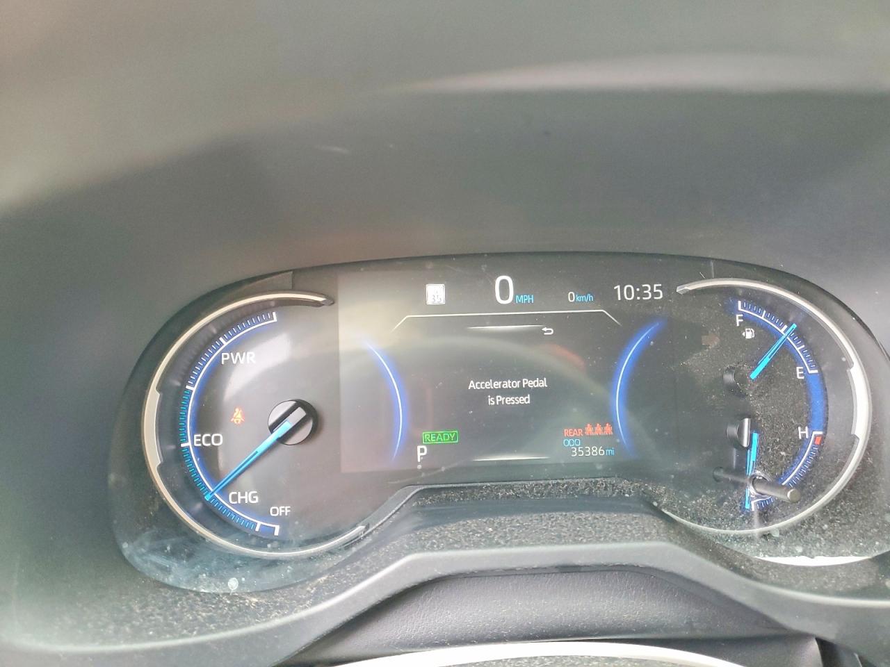 2024 TOYOTA RAV4 LE photo 9