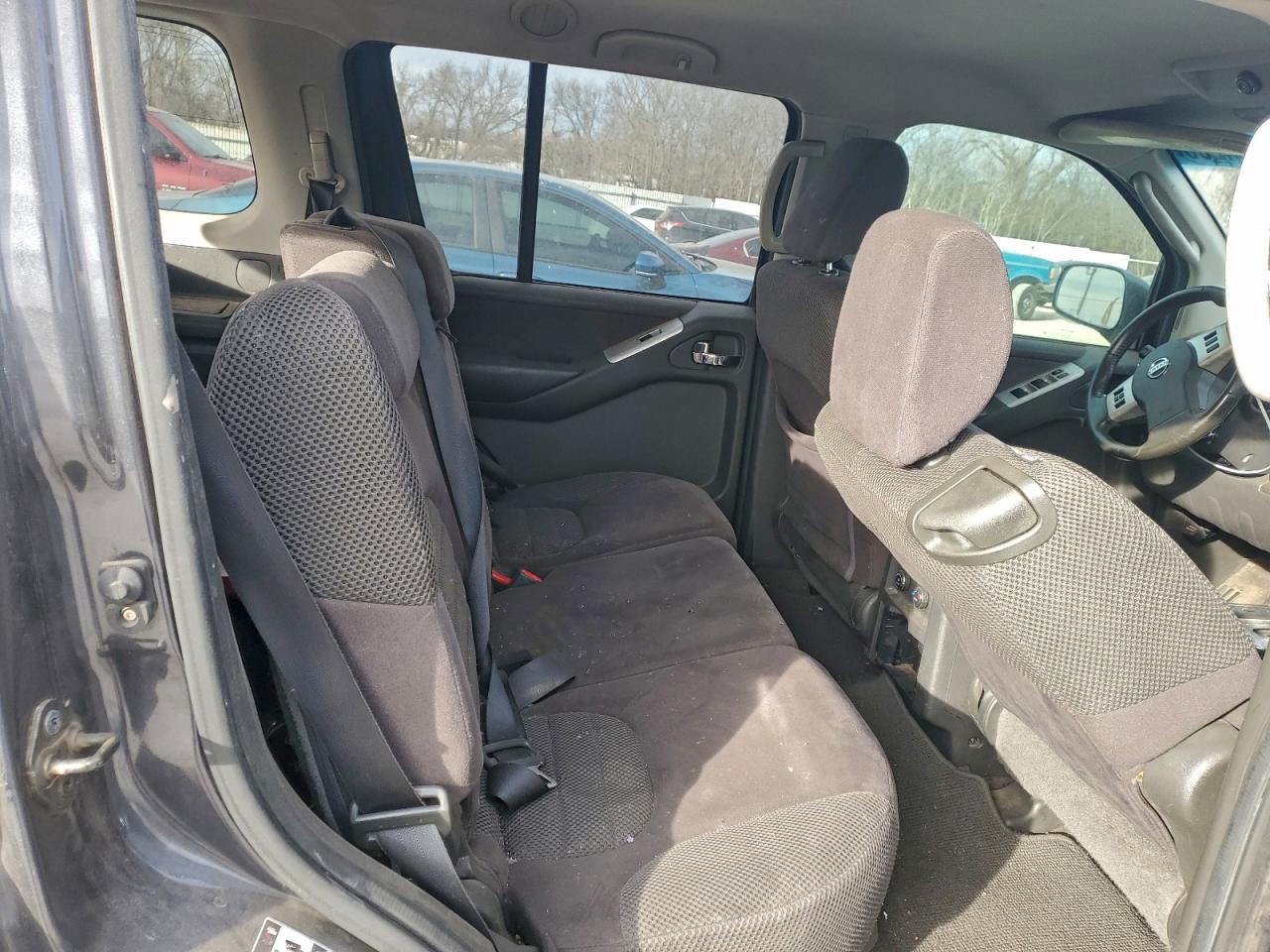 2010 NISSAN PATHFINDER S photo 11