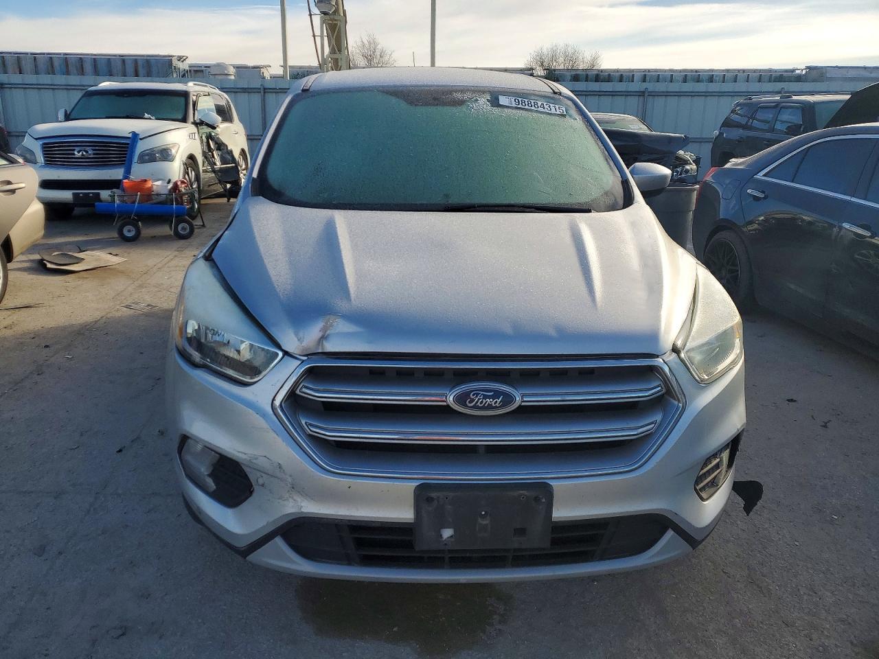 2017 FORD ESCAPE SE photo 5