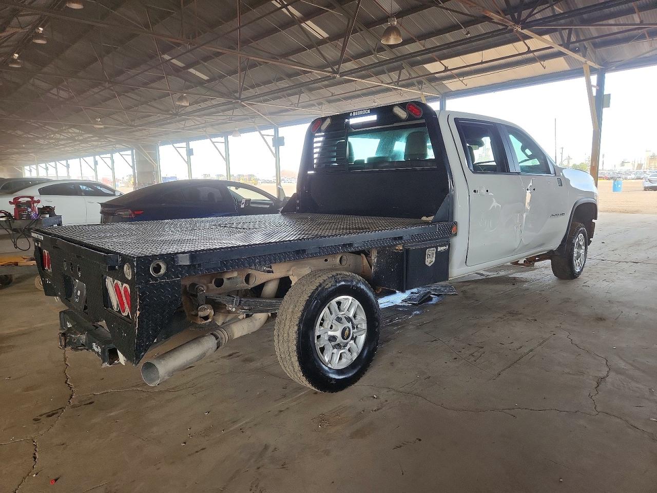 2024 CHEVROLET SILVERADO K2500 HEAVY DUTY photo 3