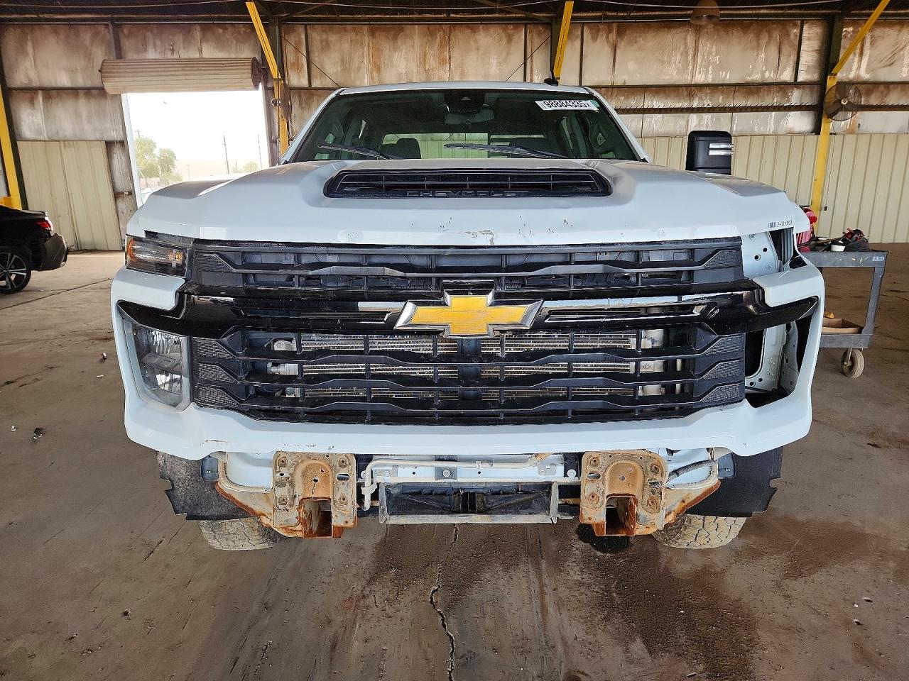 2024 CHEVROLET SILVERADO K2500 HEAVY DUTY photo 5