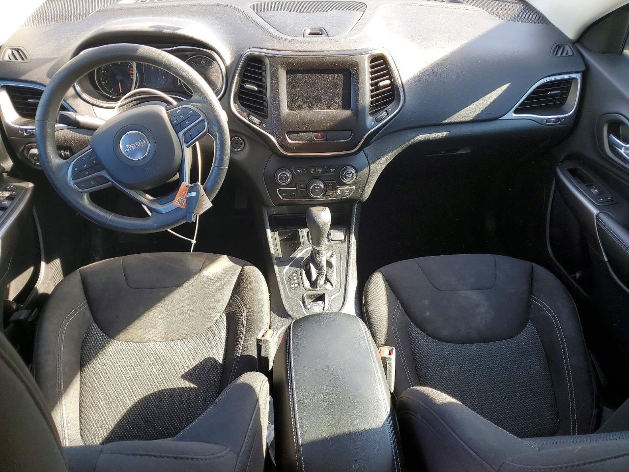 2019 JEEP CHEROKEE LATITUDE photo 8