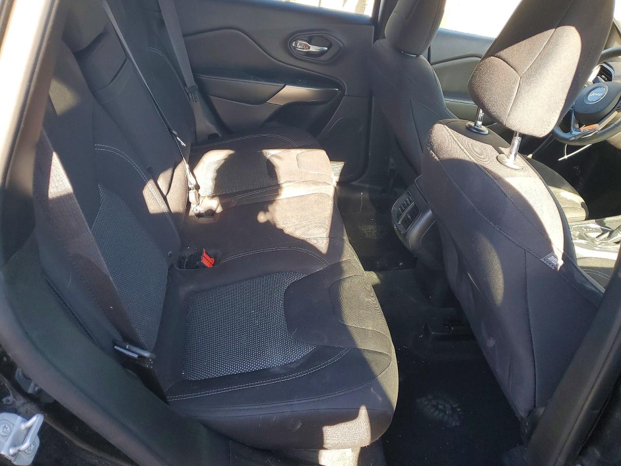 2019 JEEP CHEROKEE LATITUDE photo 10