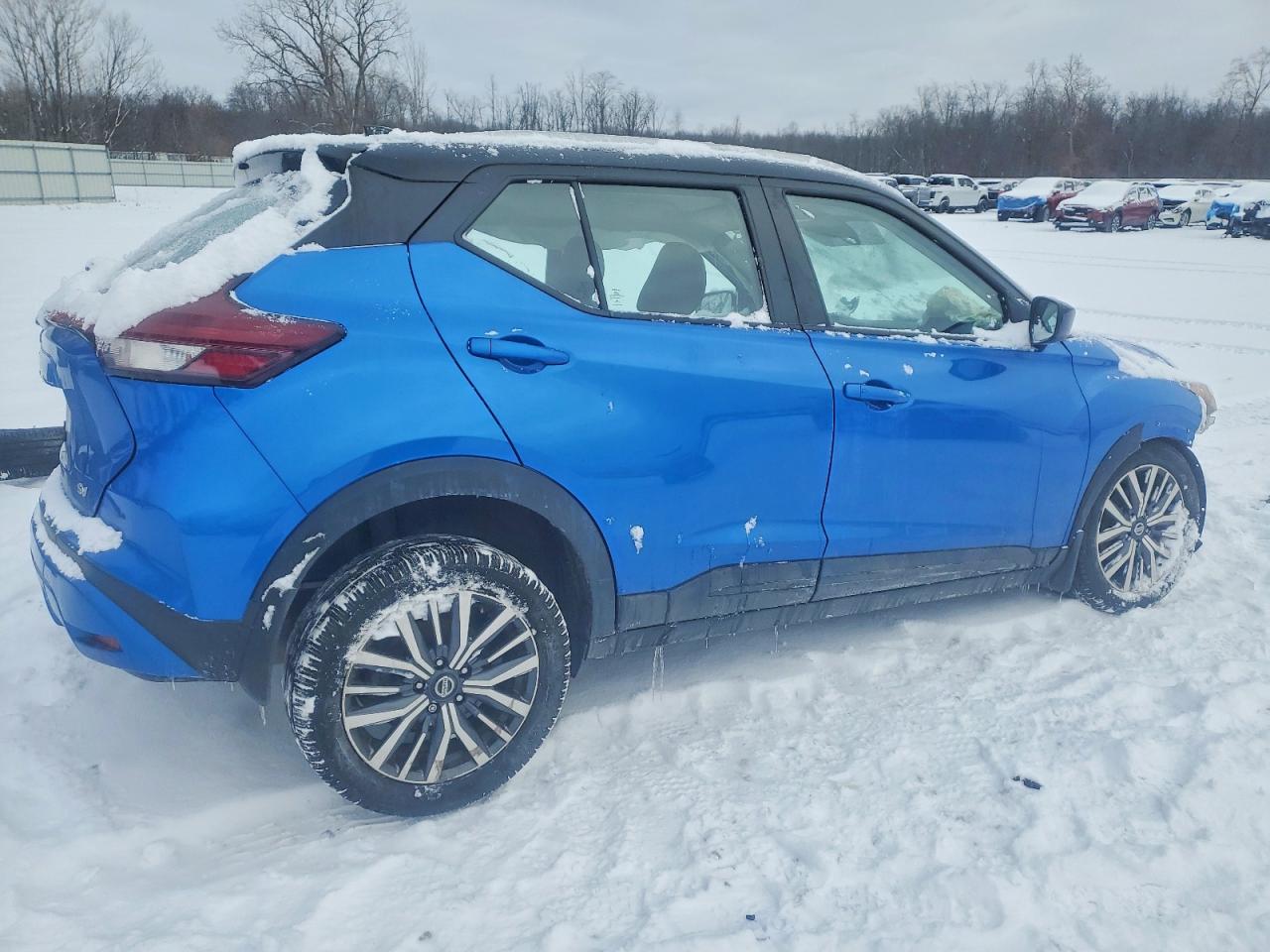 2021 NISSAN KICKS SV photo 3