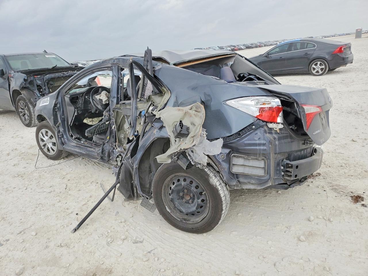 2016 TOYOTA COROLLA L photo 3