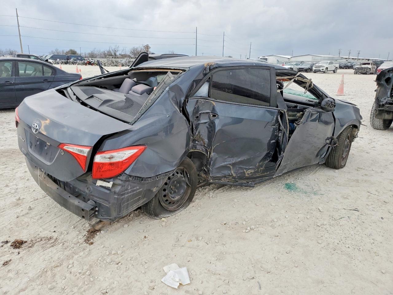 2016 TOYOTA COROLLA L photo 5