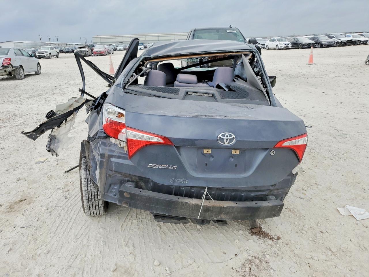 2016 TOYOTA COROLLA L photo 11