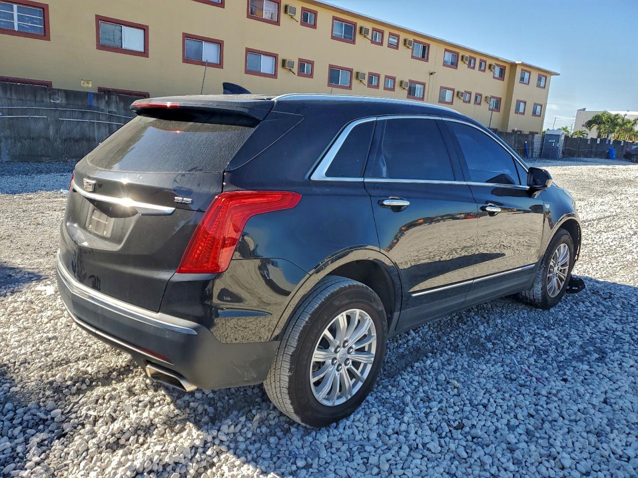 2018 CADILLAC XT5 photo 3