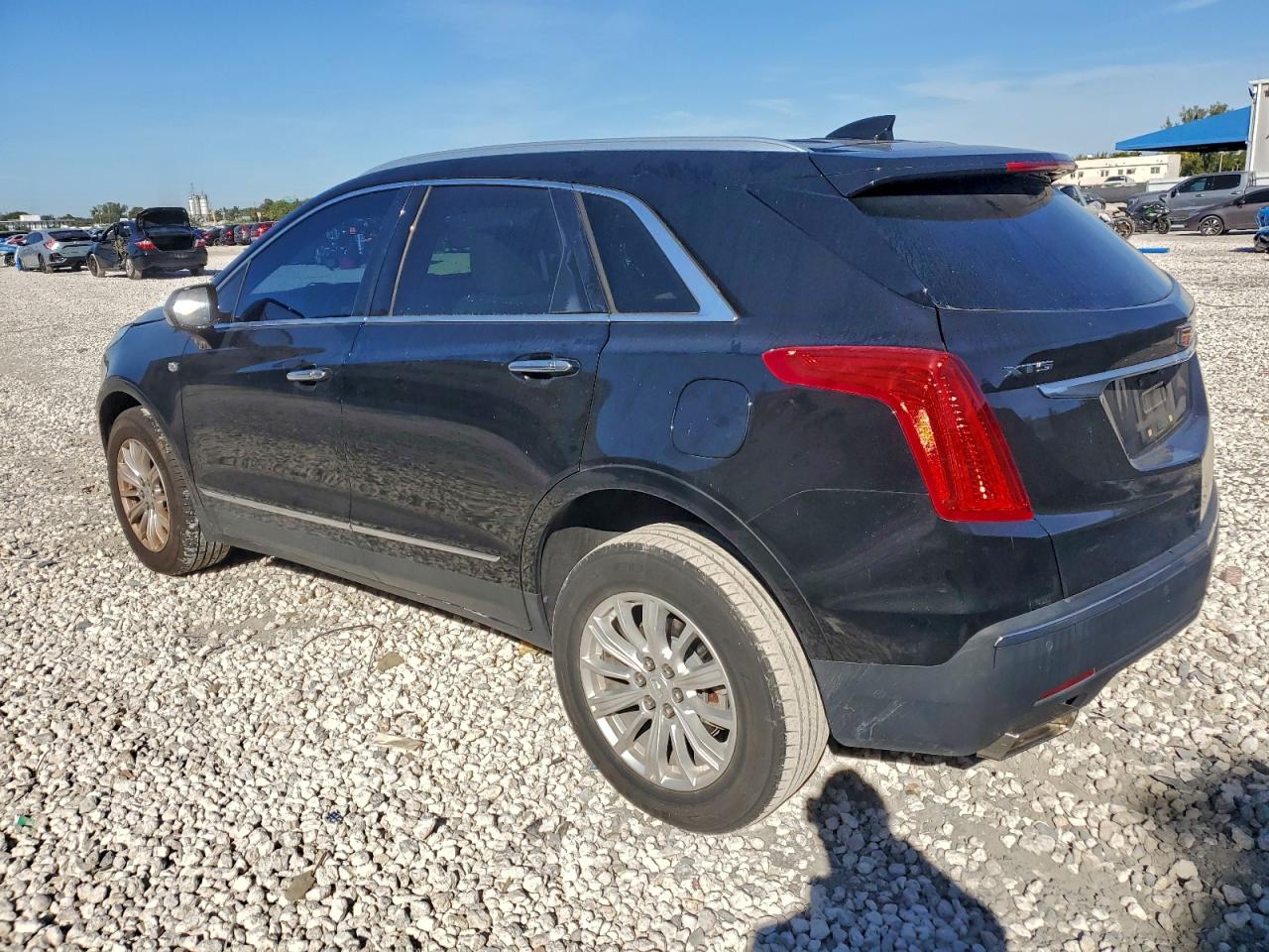 2018 CADILLAC XT5 photo 2