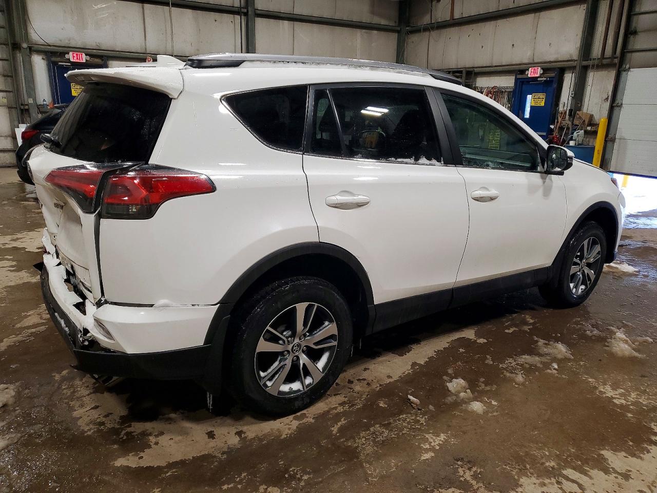 2018 TOYOTA RAV4 LE photo 7