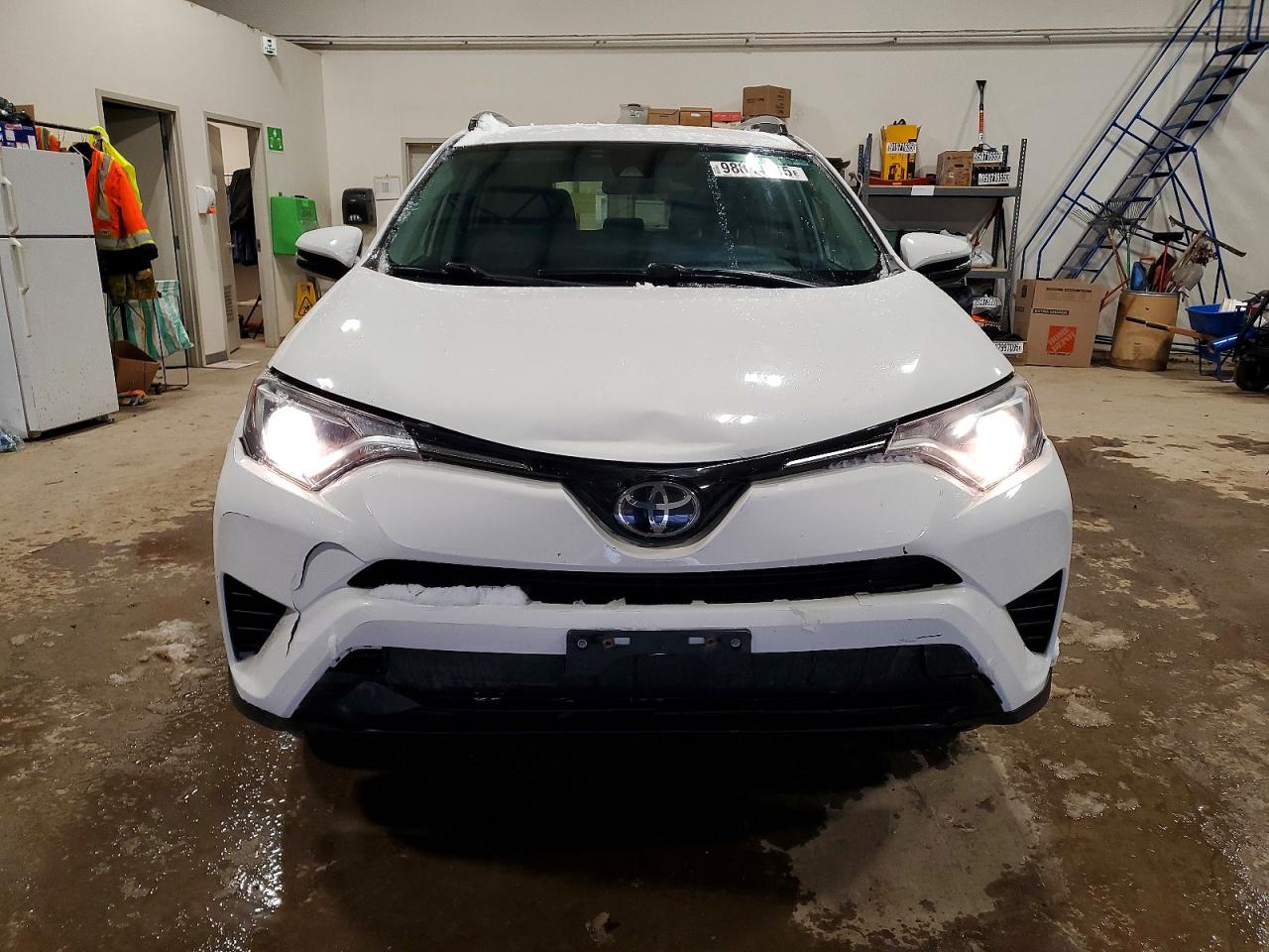 2018 TOYOTA RAV4 LE photo 13