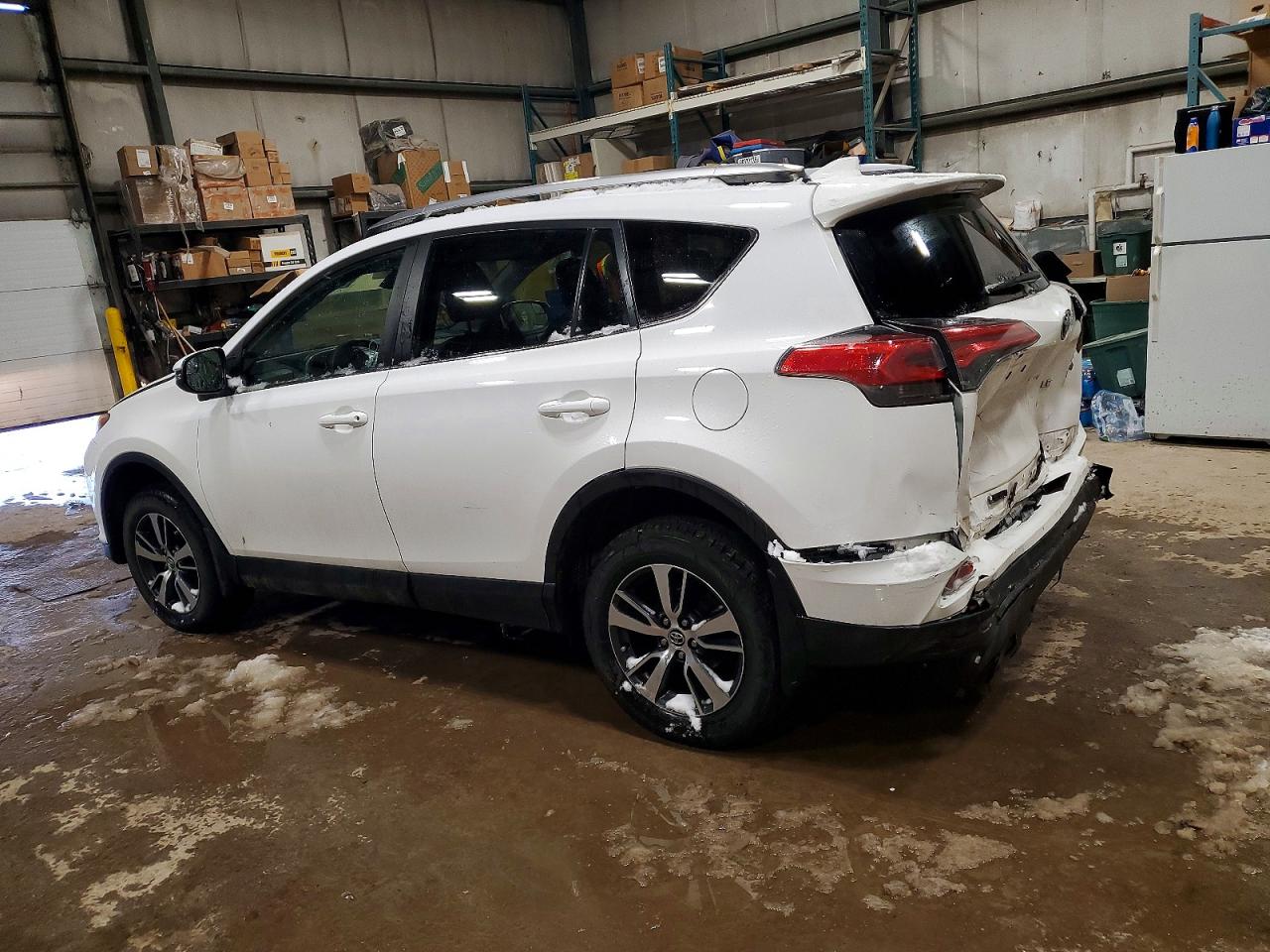 2018 TOYOTA RAV4 LE photo 4