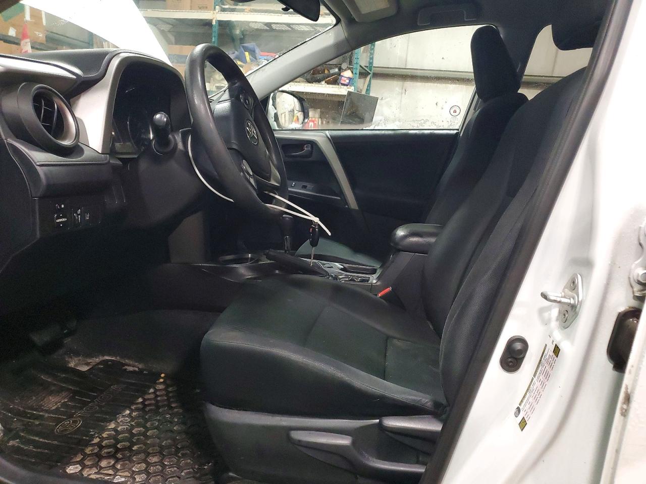 2018 TOYOTA RAV4 LE photo 19