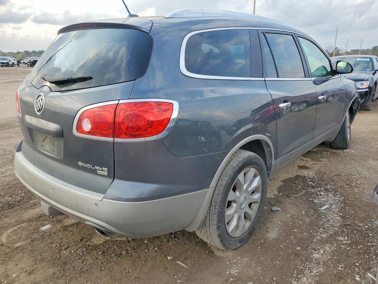 2011 BUICK ENCLAVE CXL photo 3